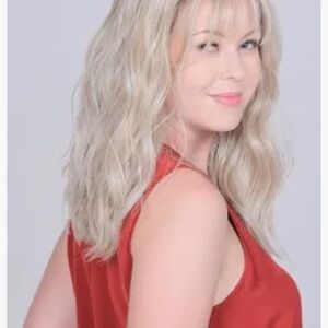 New Beautiful Wavy Hair Wig